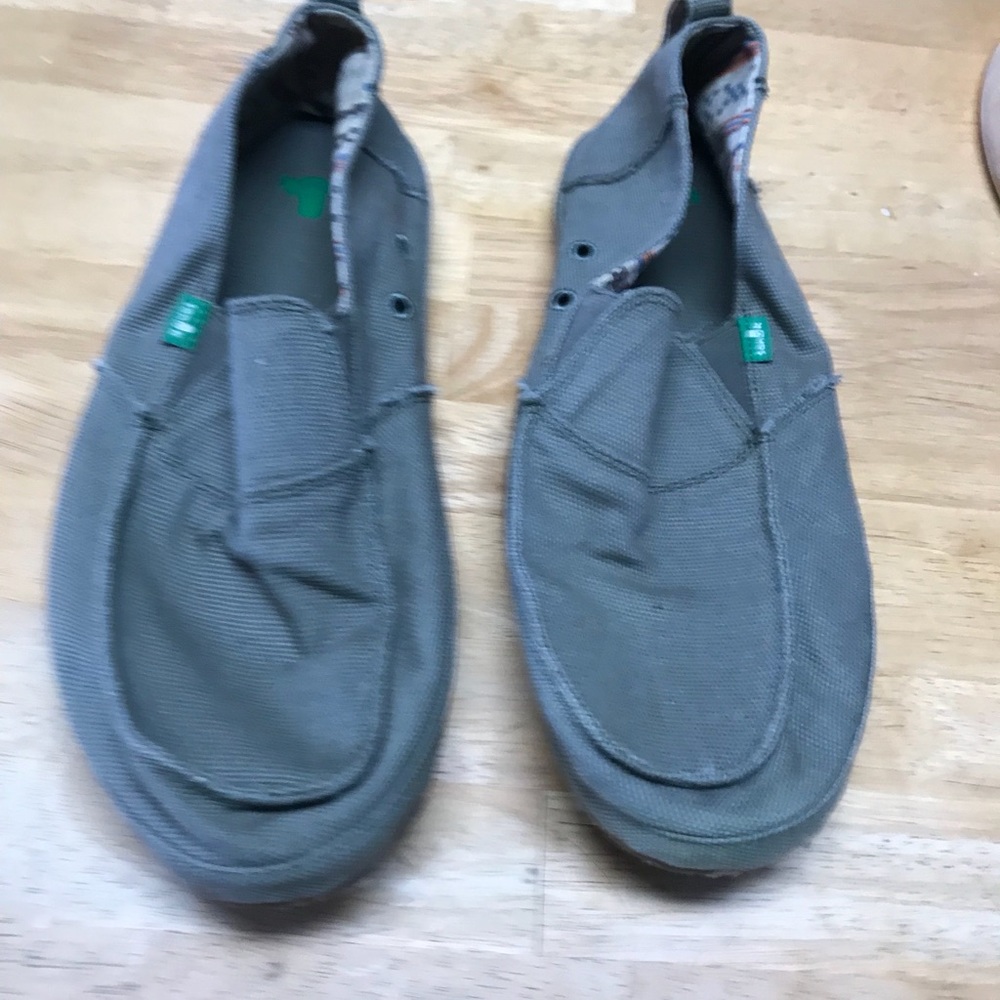 Sanuk slip on